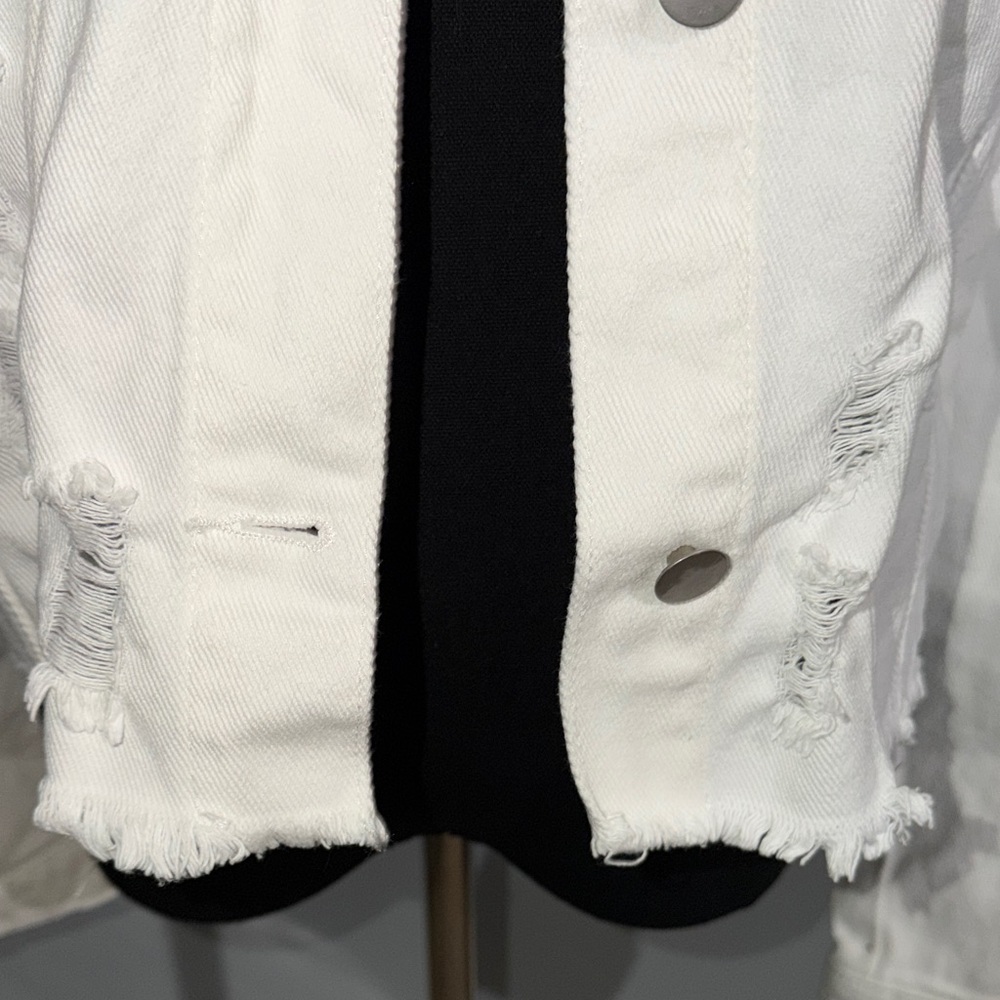 Chic White Distressed Jacket - Picture 3 of 5